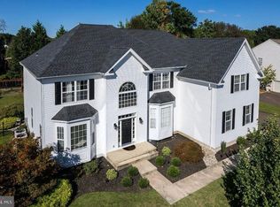 13 Richland Dr, Mount Laurel, NJ 08054