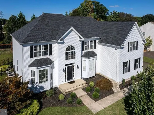 13 Richland Dr, Mount Laurel, NJ 08054