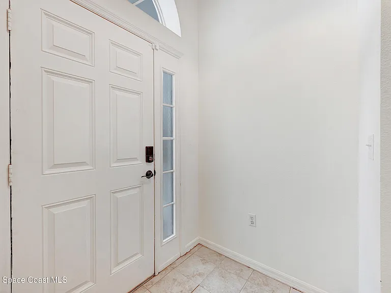 1652 La Maderia Dr SW — Photo 6