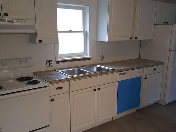 3rd image of 163 South St #2