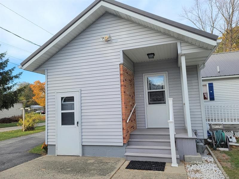 696 E Sebewaing St, Sebewaing, MI 48759 Zillow