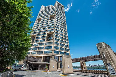 7004 Blvd East, #39F