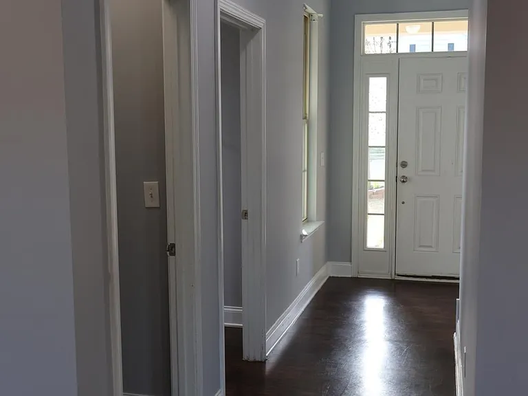 1328 Lowenstein St — Photo 14
