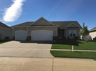 5421 Mayfair St SW, Cedar Rapids, IA 52404