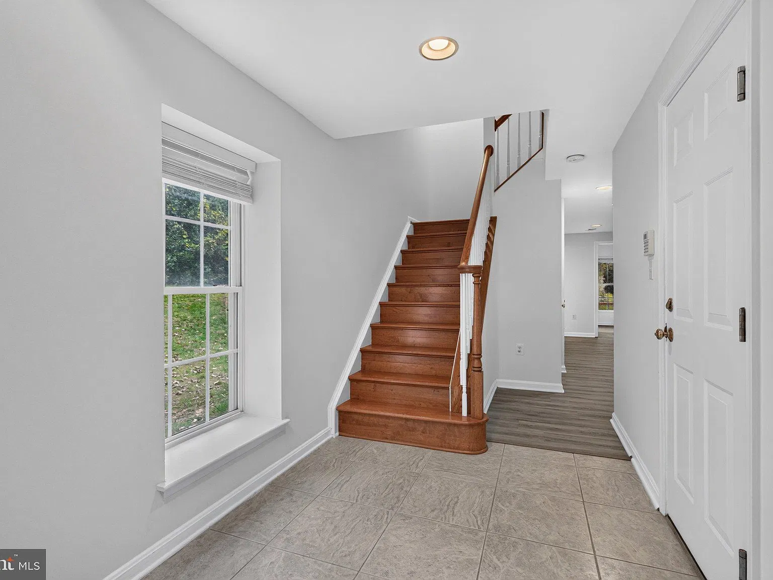 3 bed, 4.5 bath, 1378 sqft, $3,400 — Photo 4
