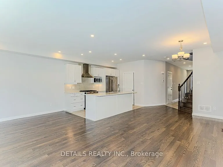276 Avro Cir — Photo 12