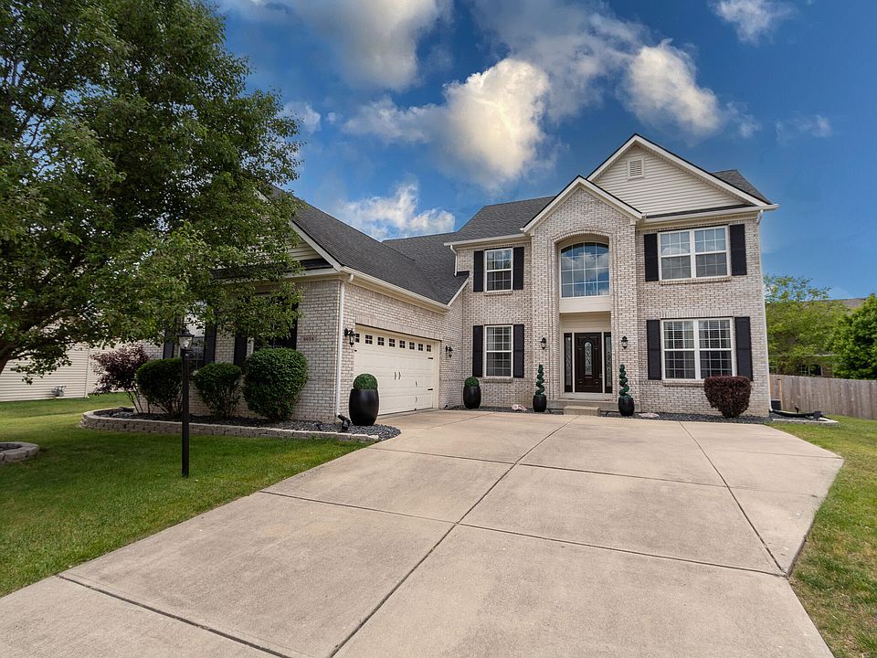 1st image of 8658 N Autumnview Dr