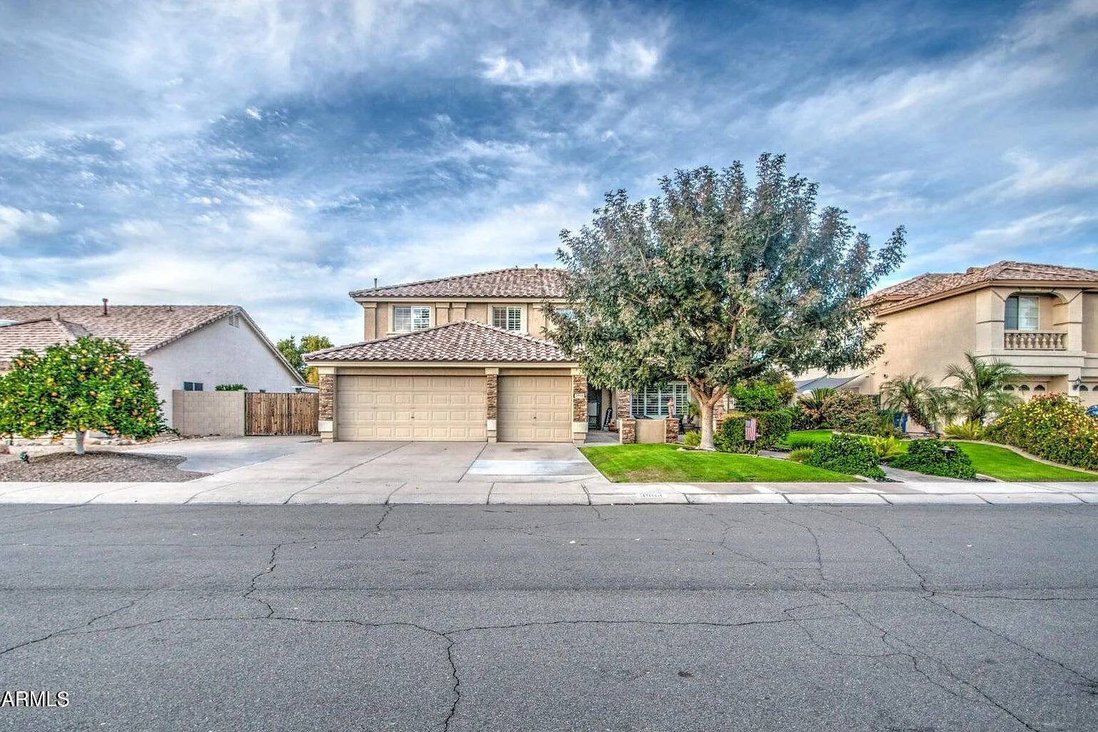 5 bed, 3.0 bath, 3305 sqft, $4,500 — Photo 1