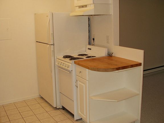 2nd image of 1126 Cherry Ave APT 17