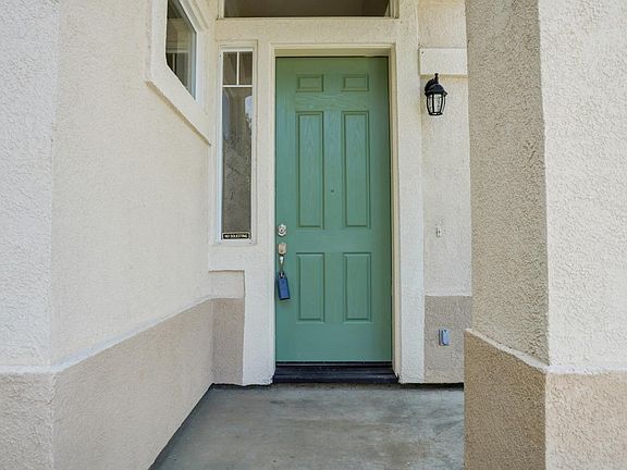 3rd image of 733 Pismo Ct