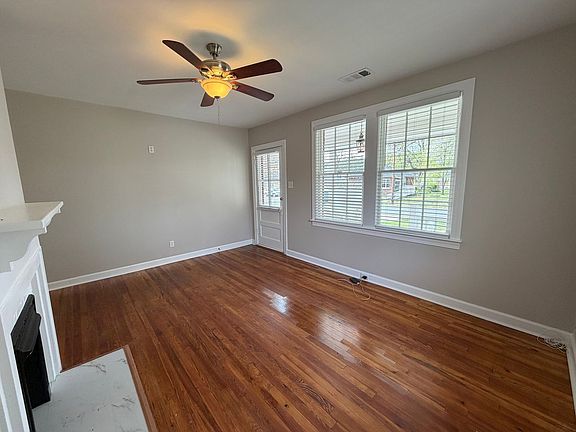 4th image of 23 Oak St NE