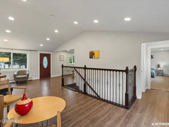 835 Irwin St, Anchorage, AK 99508