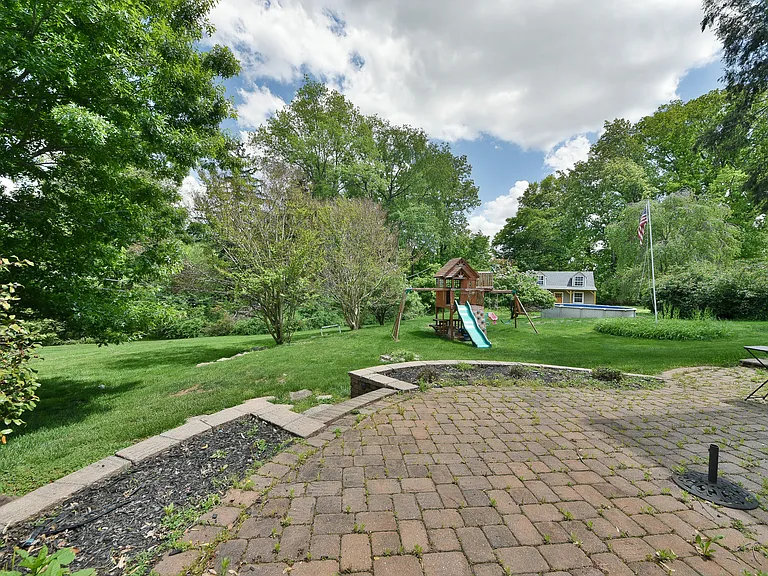 966 Paige Ct — Photo 54