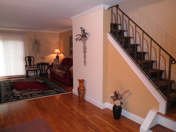 2nd image of 55 Stonegate Dr