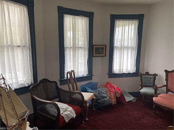 4th image of 326 Washington St