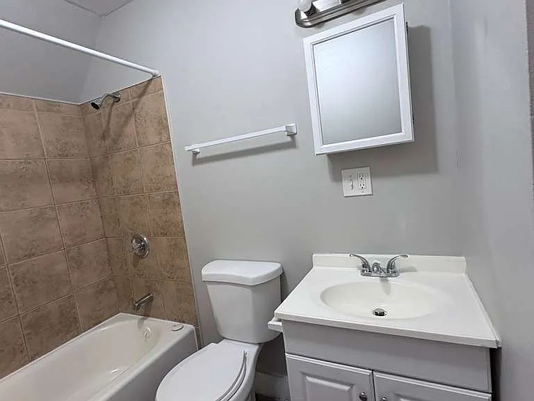 24 Shelter St #22 — Photo 10