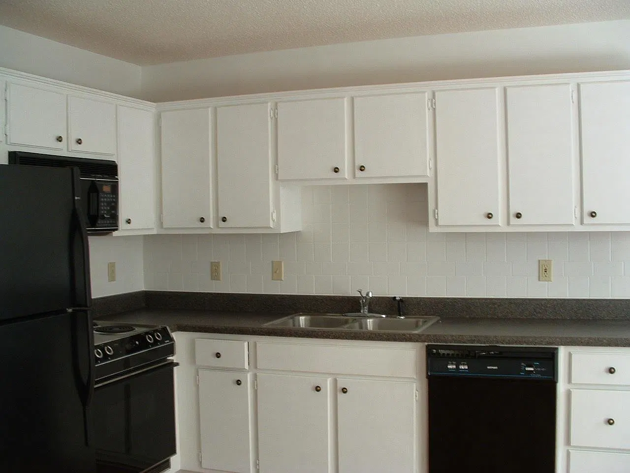 3 bed, 1600 sqft, $1,495 — Photo 3