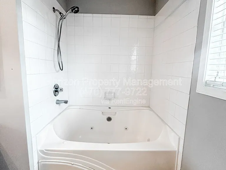 19 Pearl Chambers Dr — Photo 13