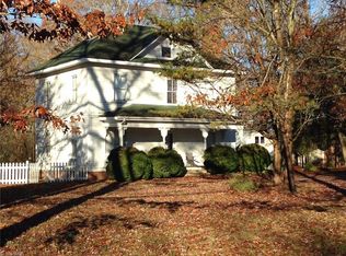 2102 Guilford College Rd, Jamestown, NC 27282