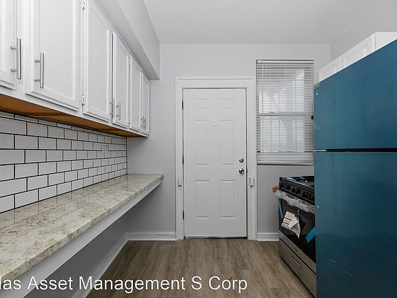 3rd image of 6056 S Fairfield Ave #2
