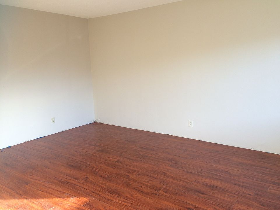 2nd image of 15315 1/2 Freeman Ave