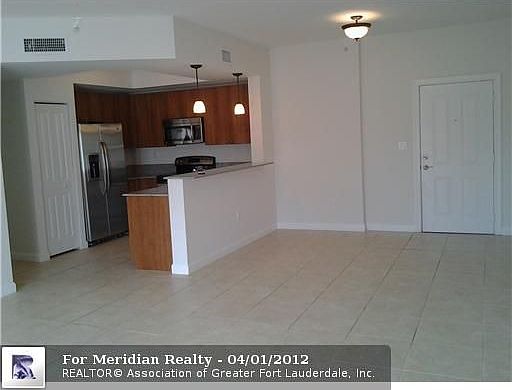 4th image of 1931 NE 2nd St APT 204