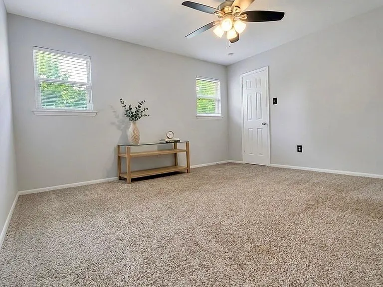 14011 Wickersham Ln — Photo 17