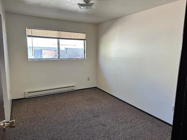 62 N 300 W #D — Photo 7