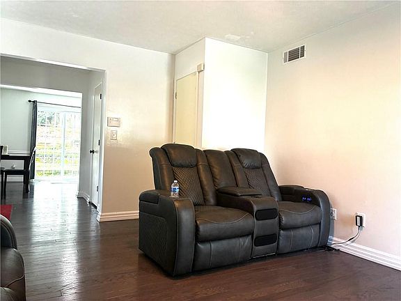 5th image of 6678 Buckingham Ct