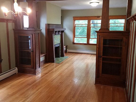 2nd image of 601 Crescent Ave