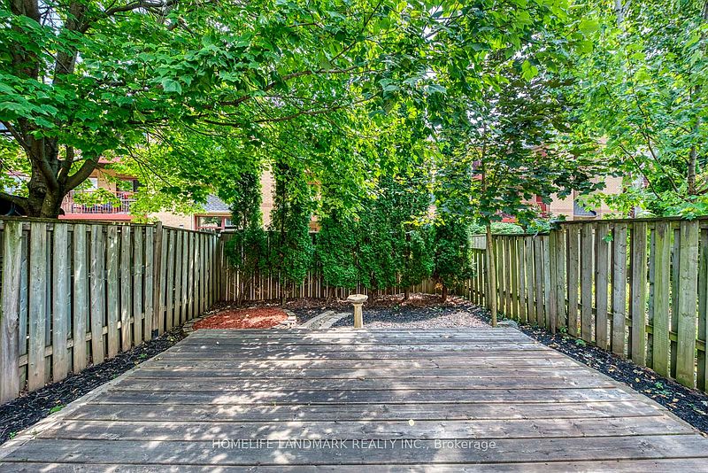 Oakville Townhouse for rent - 4 Bedrooms — photo 32