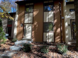 2392 Cloudcroft Sq, Reston, VA 20191