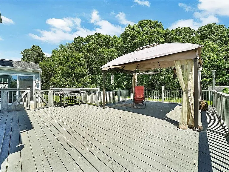 54 Capital Dr — Photo 6