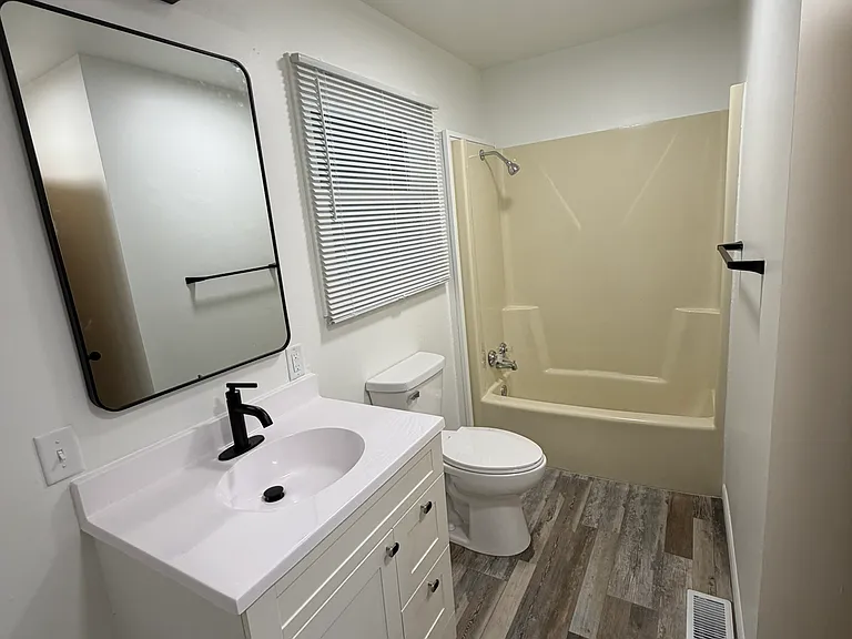 1712 N Stevens Ave — Photo 7