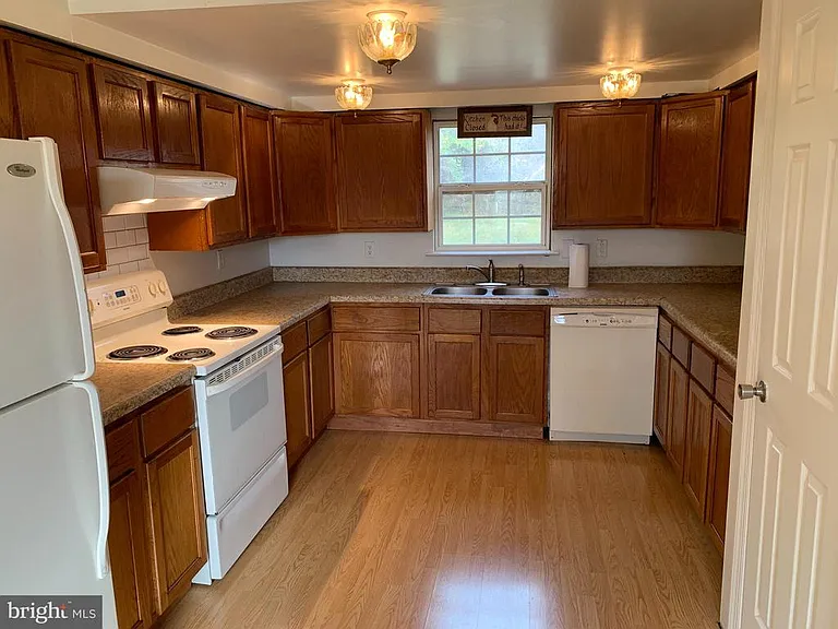 729 Dollar Ln — Photo 13