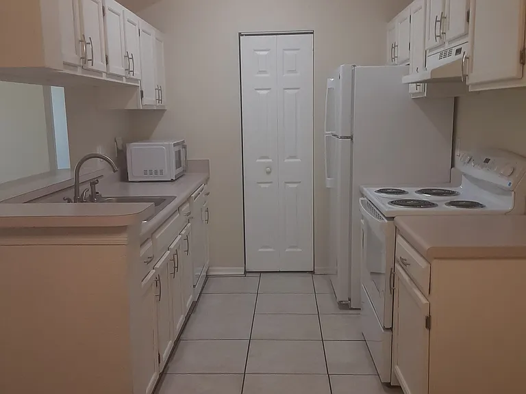 11511 Villa Grand #519 — Photo 11