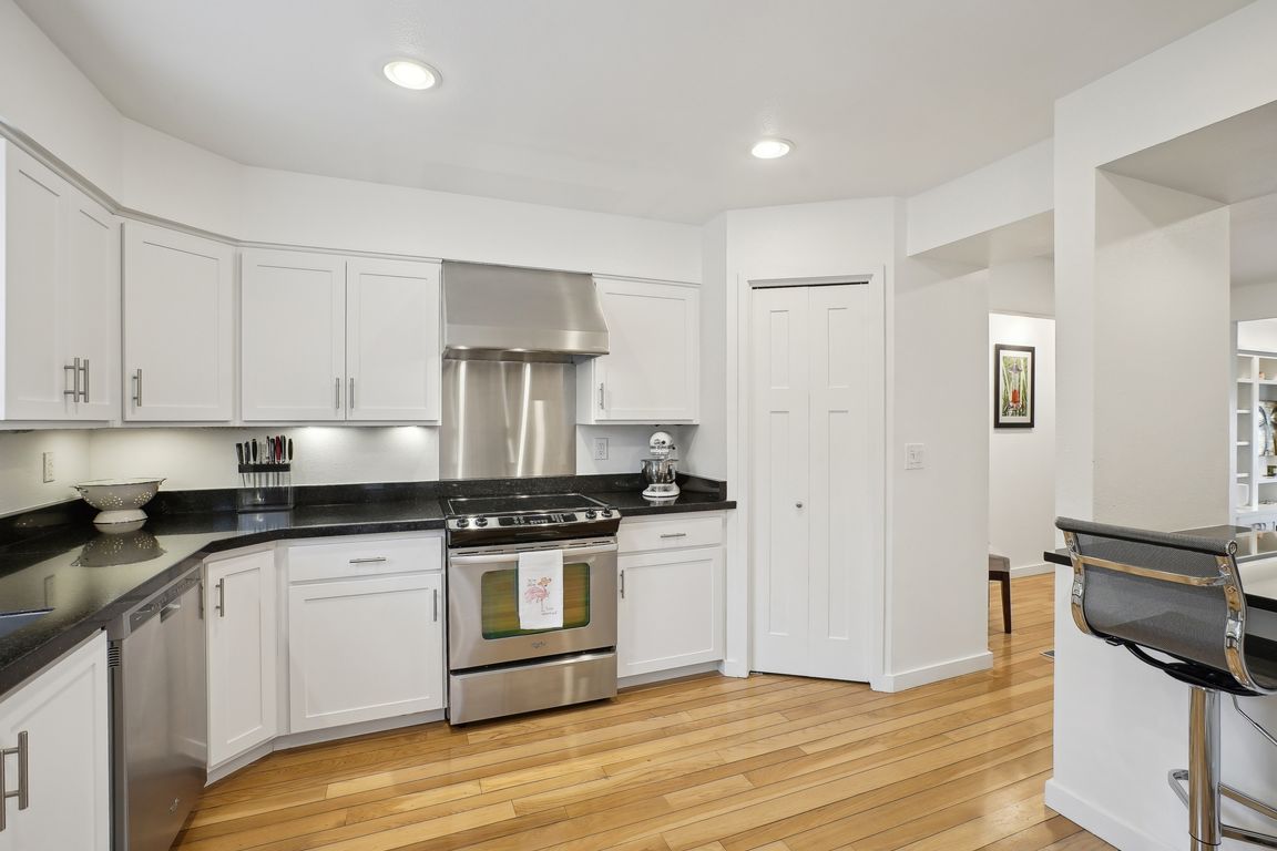 W Apricot Ave-010.jpg