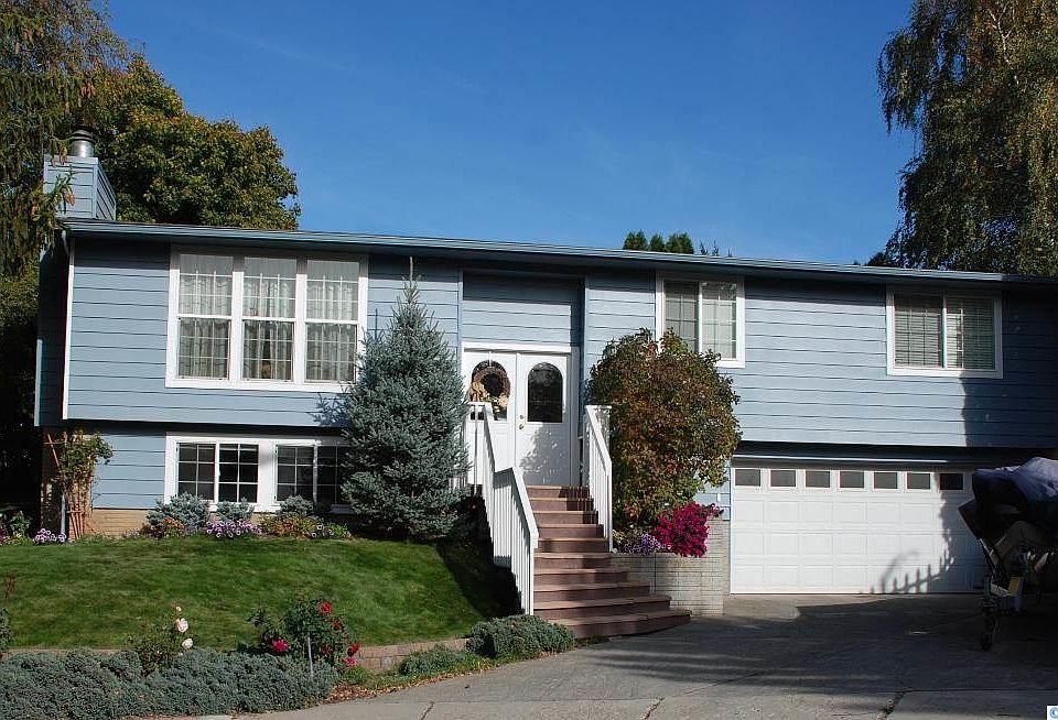 1st image of 920 SE Skylark St