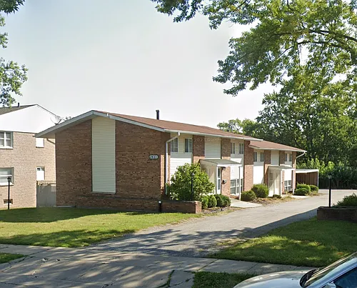 2621 N Pine St #6 Photo 1