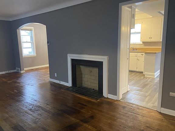2nd image of 3915 Eastway Rd