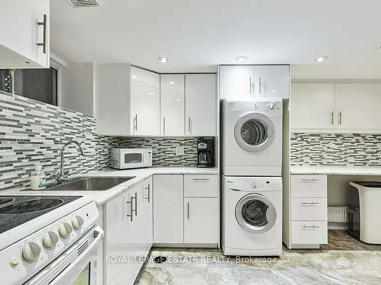 120 Grenadier Rd #LOWER — Photo 11