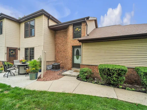 8127 South Legend DRIVE #A, Franklin, WI 53132