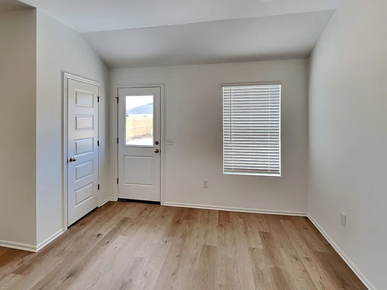 16205 Lovers Ln — Photo 9