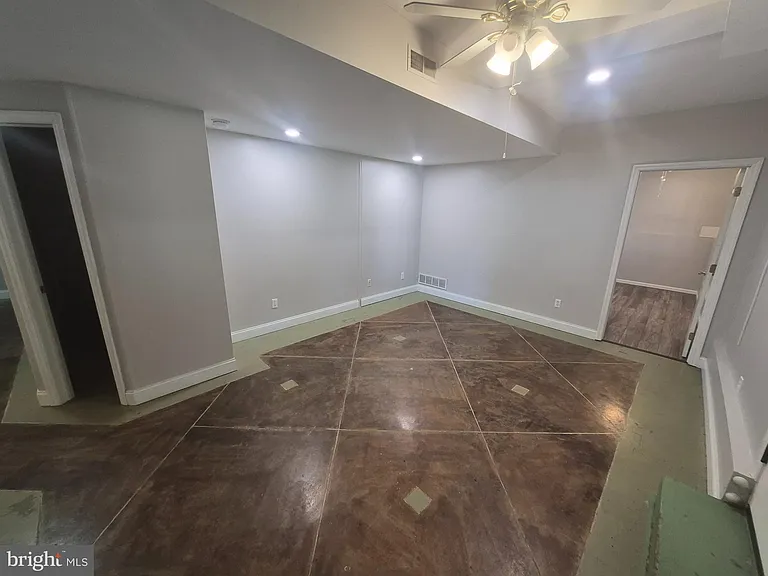 1211 Nottingham Rd — Photo 8
