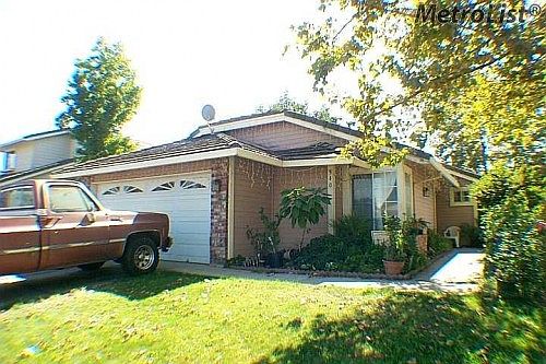 2nd image of 940 Vintage Oak Ave