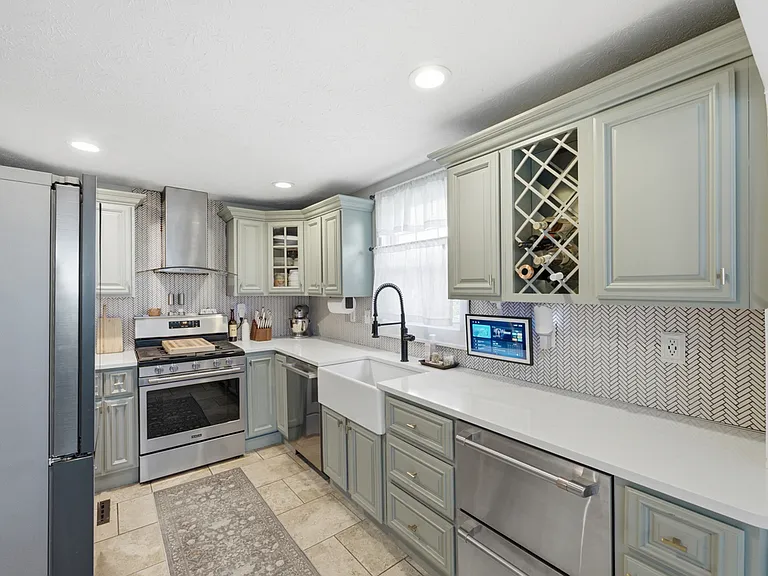 305 Centennial Ave — Photo 9