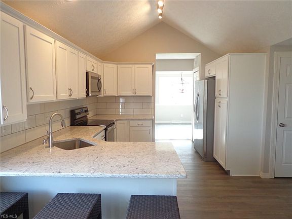 4th image of 9907 Juniper Ct