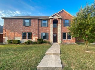 707 Locustberry Dr, Red Oak, TX 75154
