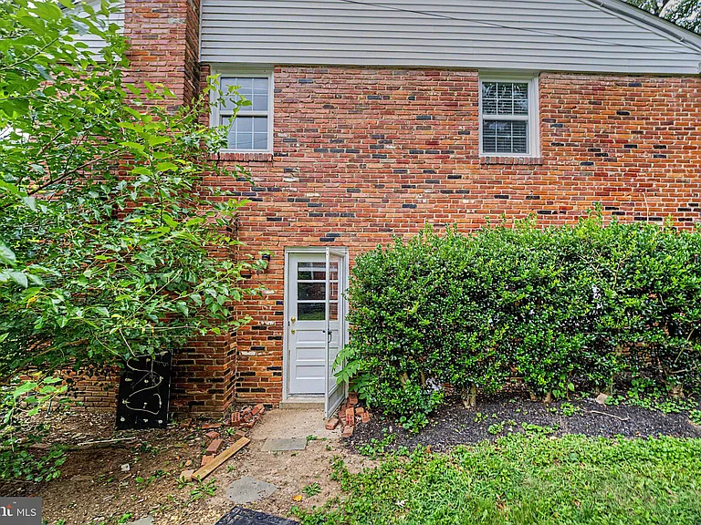 10708 Norman Ave — Photo 26