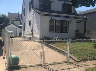 10924 216th St, Queens Village, NY 11429